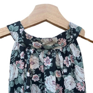 Fast Fashion Amazon Floral dress size large, comes with belt